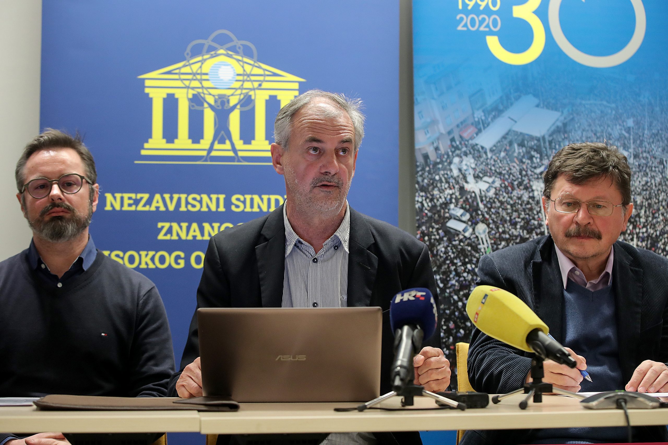27.01.2020., Zagreb - Konferencija za medije Nezavisnog sindikata znanosti i visokog obrazovanja (NSZVO) na temu Malverzacije na Hrvatskom veterinarskom institutu. Relja Beck, Petar Pervan, Vilim Ribic. 
Photo: Goran Stanzl/PIXSELL