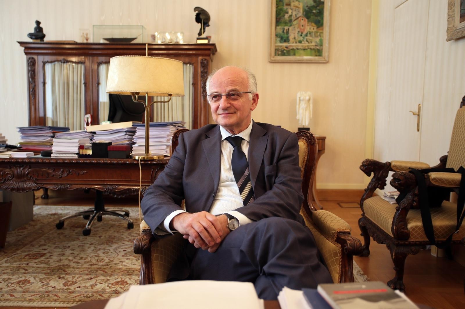 27.04.2015., Zagreb - Vecina zastupnika pocetkom tjedna ne dolazi u Sabor vec ga tada posjecuju grupe ucenika. Josip Leko. 
Photo: Jurica Galoic/PIXSELL