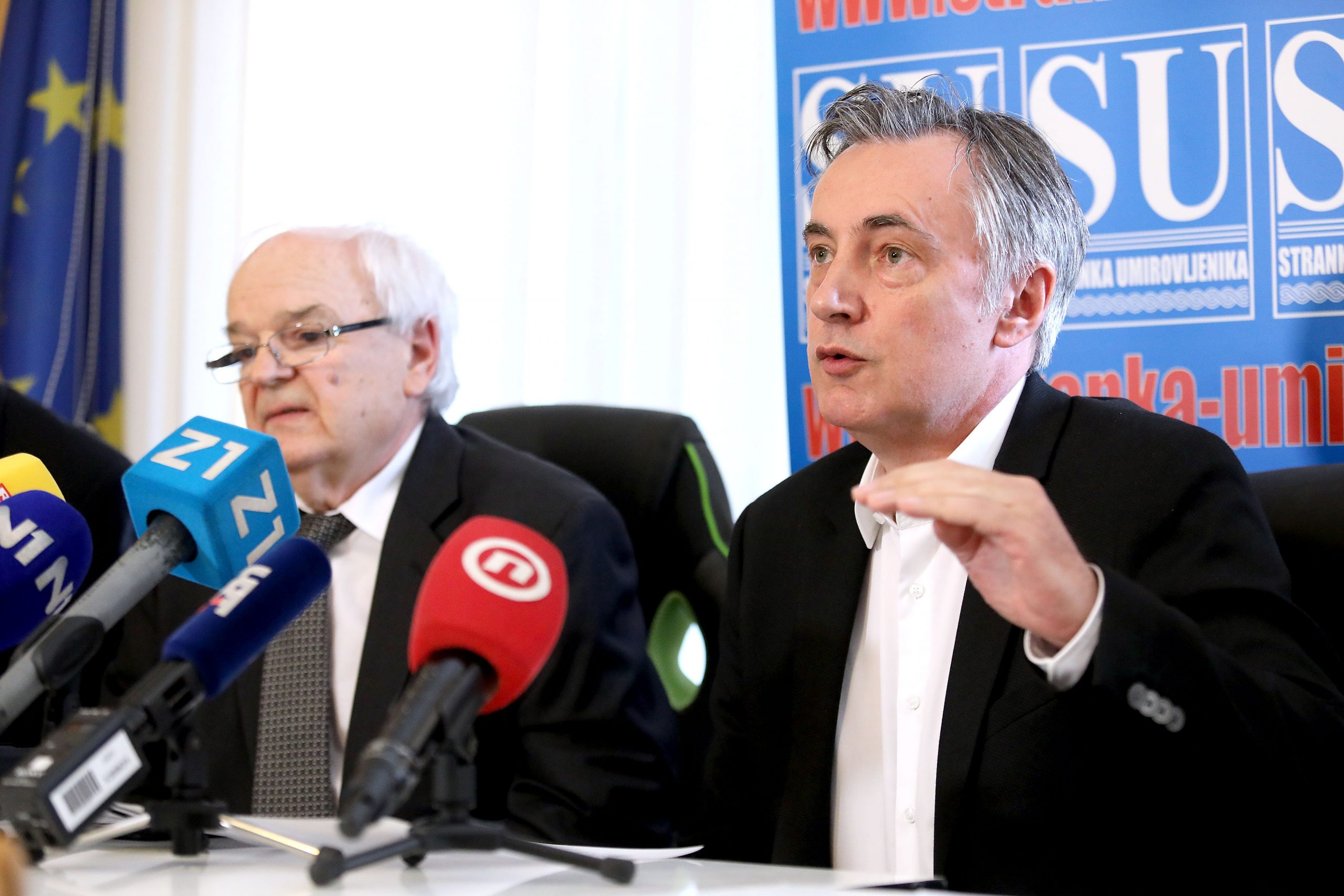 28.05.2020., Zagreb - Predsjednik Domovinskog pokreta Miroslav Skoro i predsjednik Stranke umirovljenika Lazar Grujic najvili su na konferenciji za medije zajednicki izlazak na parlamentarne izbore.
Photo: Patrik Macek/PIXSELL