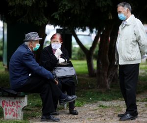 29.04.2020., Sarajevo, Bosna i Hercegovina - Starijima od 65 godina u Federaciji BiH dozvoljen je izlaz ponedeljkom, srijedom i petkom od 9 do 13 sati.
Photo: Armin Durgut/PIXSELL
