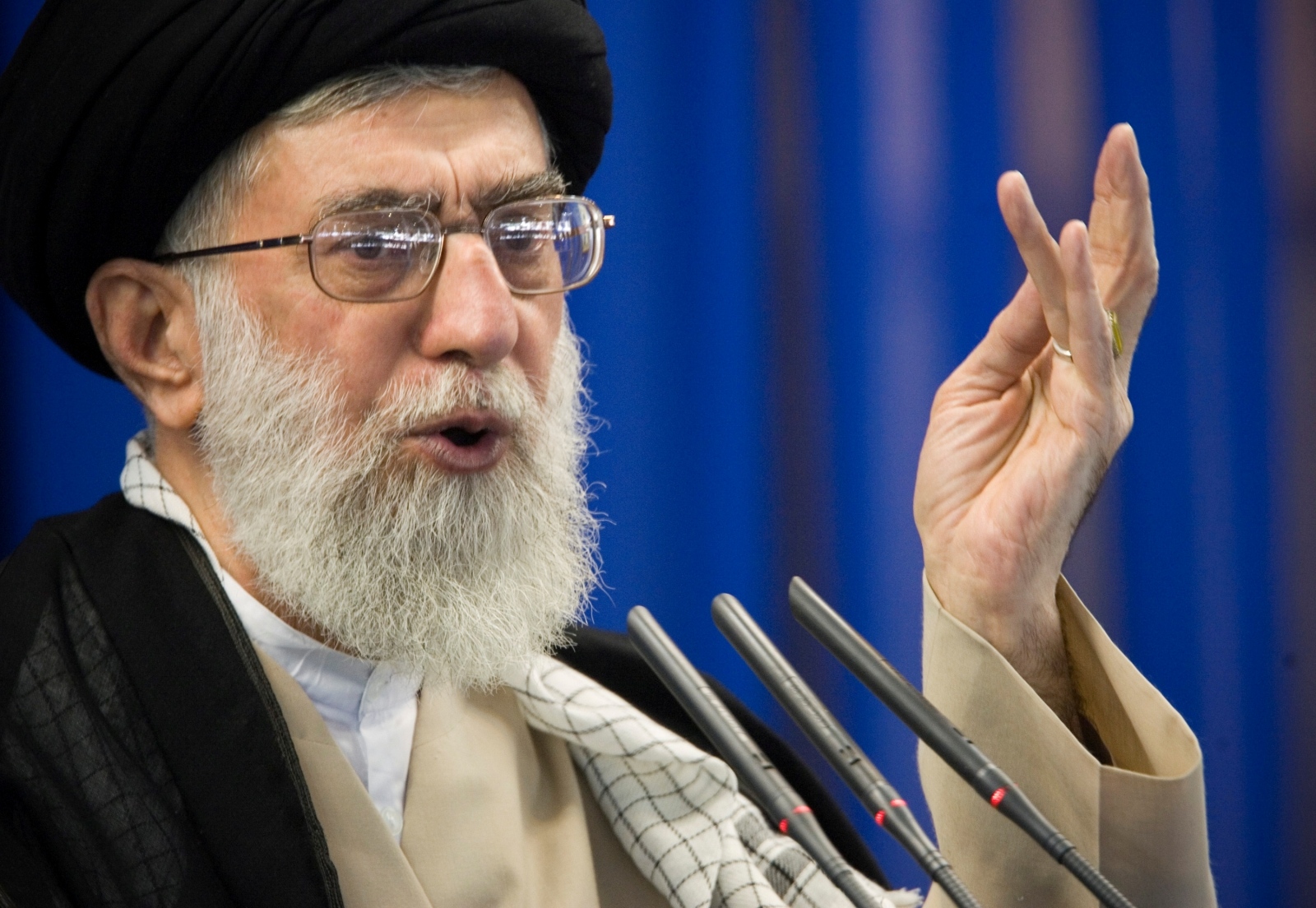 FILE PHOTO: Iran's Supreme Leader Ayatollah Ali Khamenei speaks during Friday prayers in Tehran FILE PHOTO: Iran's Supreme Leader Ayatollah Ali Khamenei speaks during Friday prayers in Tehran September 14, 2007. REUTERS/Morteza Nikoubazl//File Photo Morteza Nikoubazl