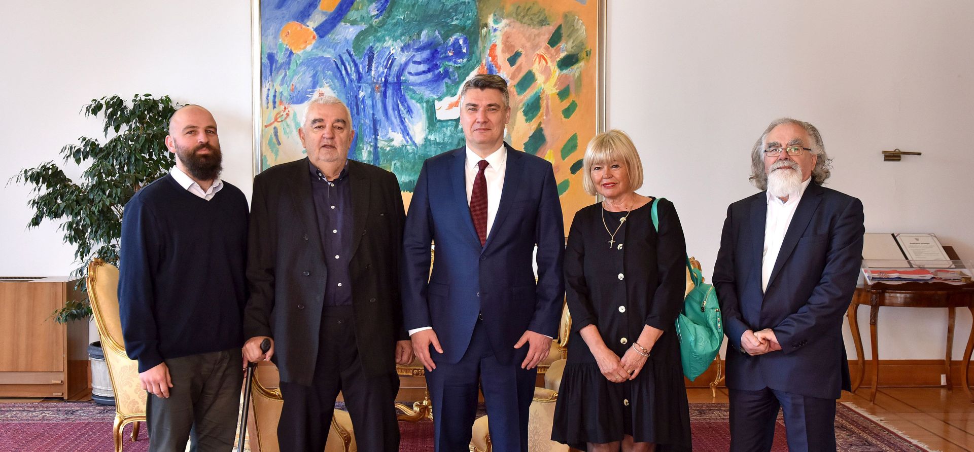 Zagreb, 03.06.2020. - Predsjednik Republike Zoran Milanovic primio je izaslanstvo Hrvatskog helsinkog odbora u kojemu su bili predsjednik Ivan Zvonimir Cicak, potpredsjednik Tvrtko Barun, riznicarka Ana Lukacevic i glasnogovornik Augustin Baic. foto HINA/ Ured Predsjednika/ Filip Glas/ t