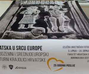 Zagreb, 3.6.2020. - Izloba hrvatskih kulturnih spomenika na umjetni??kim fotografijama pod naslovom "Hrvatska u srcu Europe - Sredozemni i srednjoeuropski kulturni krajolici Hrvatske bit ??e otvorena u ??itaonici Knjinice Fakulteta hrvatskih studija na Kampusu Borongaj i dostupna svim gra??anima.
foto HINA/ Fakultet hrvatskih studija Sveu??ilita u Zagrebu/ ml