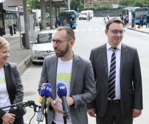 Zagreb, 05.06.2020. - Konferencija za medije Platforme Možemo! povodom zajedničkog izlaska na izbore sa nezavisnim kandidatom Bojanom Glavaševićem. Na fotografiji  Danijela Dolenec, Tomislav Tomašević, Bojan Glavašević, Sandra Benčić.
foto HINA/ Admir BULJUBAŠIĆ/ abu