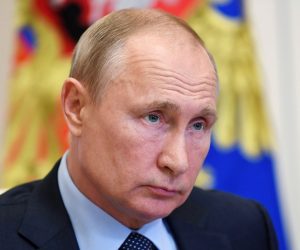 epa08472787 Russian President Vladimir Putin attends a meeting with social workers of state institutions and non-profit organizations via teleconference call at the Novo-Ogaryovo state residence outside Moscow, Russia, 08 June 2020.  EPA/ALEXEI NIKOLSKY/SPUTNIK/KREMLIN POOL MANDATORY CREDIT