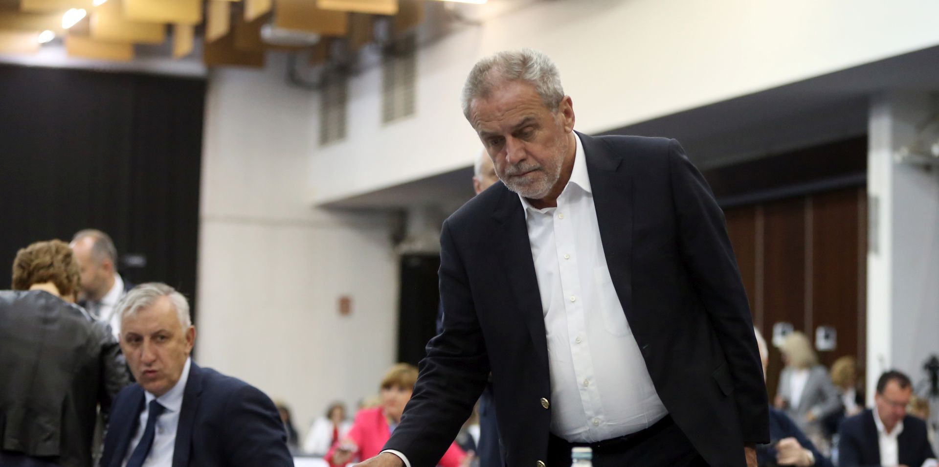 Zagreb, 09.06.2020 - Sjednica Gradske skuptine Grada Zagreba u dvorani Globus na zagrebackom velesajmu. Na slici gradonacelnik Grada Zagreba Milan Bandic.
foto HINA/ Damir SENCAR/ ds