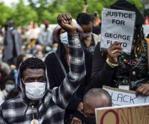 epa08475838 Protesters take part in a demonstration to show support for the George Floyd protests and denounce police brutality and racism, on Place de la Republique in Paris, France, 09 June 2020. Protesters gathered as of 6pm local time, coinciding with the funeral of George Floyd in Houston, Texas - after he was killed in police custody in the US on 25 May 2020 sparking protests across the United States and globally.  EPA/YOAN VALAT