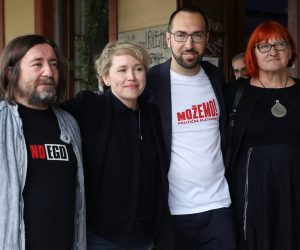 Zagreb, 15.06.2020. - Iz koalicije Moemo! - Nova ljevica - Radnièka fronta - ORaH - Zagreb je na! - Za grad u ponedjeljak su najavili da na izbore izlaze i na listi za dijasporu, a konferenciju za medije simbolièno su odrali na odlaznom peronu zagrebaèkog Zapadnog kolodvora i poruèili: Pun nam je kufer. Na fotografiji Mario Kovaè, Ivana Kekin, Tomislav Tomaeviæ, Rada Boriæ. foto HINA/ Lana SLIVAR DOMINIÆ/ lsd