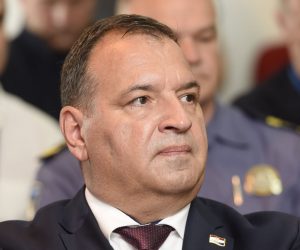 Divulje, 17.06.2020. - Predstavljanje početka rada Operativnog vatrogasnog zapovjedništva Republike Hrvatske, Državne vatrogasne intervencijske postrojbe Split. Na slici vili Beroš.                          foto HINA/ Mario STRMOTIĆ/ ms