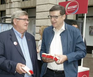 Rijeka,20.06.2020.- Restart koalicija sa kandidatima predstojeæih izbora za 8. izbornu jedinicu u subotu je na Korzu Na sodrala tiskovnu konferenciju. Na slici Vojko Obersnel i elhko Jovanoviæ.