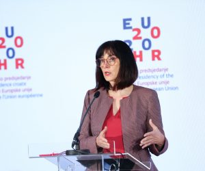 Zagreb, 23.06.2020. - Konferencija za medije ministrice Blaženke Divjak nakon Videokonferencije ministara obrazovanja EU. Na fotografiji Blaženka Divjak.
foto HINA/ Admir BULJUBAŠIĆ/ abu