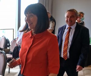 Zagreb, 26.06.2020. - Predstavljanje Izbornog programa Hrvatske narodne stranke - liberalnih demokrata "Hrvatska se voli radom" Program su predstavili predsjednik HNS-a i nositelj liste HNS-a u III. izbornoj jedinici Predrag Štromar, ministrica znanosti i obrazovanja i nezavisna kandidatkinja na listi HNS-a u III. izbornoj jedinici Blaženka Divjak te nositelj liste HNS-a u IV. izbornoj jedinici Ivan Vrdoljak.
Na fotografiji Blaženka Divjak.
foto HINA/ Edvard ŠUŠAK/ es