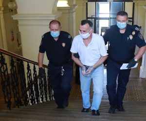 Osijek, 29.06.2020. - Presuda Andriji Drenjaku za ubojstvo dvoje djelatnika Centra za socijalnu skrb u Ðakovu. Na fotografiji Andrija Drenjak na sudu. foto HINA/ t