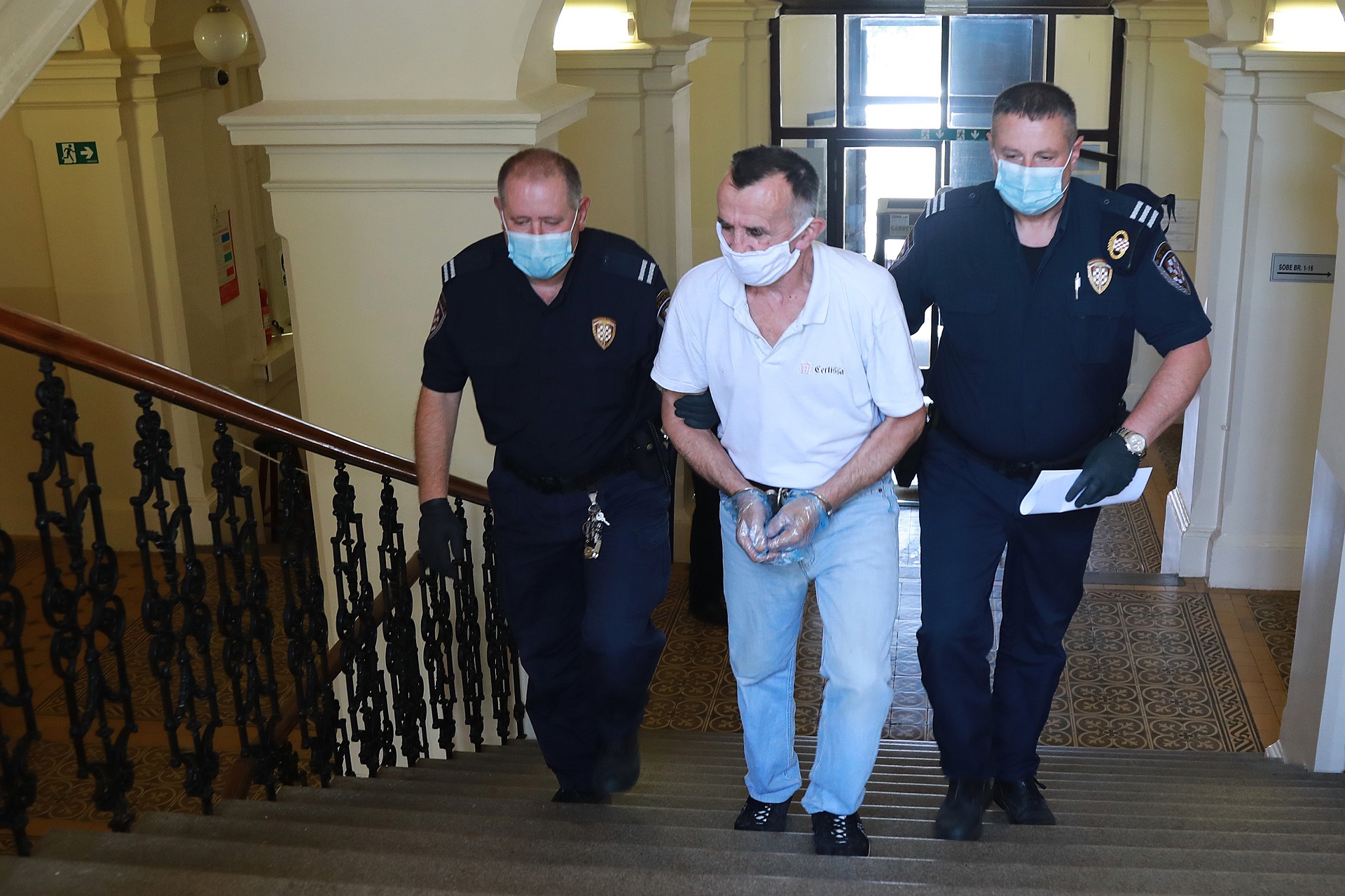 Osijek, 29.06.2020. - Presuda Andriji Drenjaku za ubojstvo dvoje djelatnika Centra za socijalnu skrb u Ðakovu. Na fotografiji Andrija Drenjak na sudu. foto HINA/ t