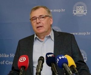 02.06.2020.,Zagreb - MUP, potpisivanje ugovora o dodjeli bespovratnih sredstava za projekte koji se financiraju iz EU fondova u financijskom razdoblju 2014.-2020. - Sustav za rano upozoravanje i upravljanje krizama (SRUUK). Ugovor su potpisali ministar Davor Bozinovic, Tomislav Coric i direktor Hrvatskih voda Zoran Djurokovic. Krunoslav Capak
Photo: Dalibor Urukalovic/PIXSELL