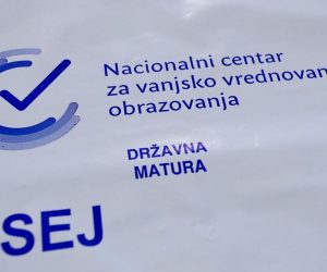 04.06.2020., Zagreb -  Nacionalni centar za vanjsko vrednovanje obrazovanja, koji ja nadlezan za organizaciju drzavne mature , dozvolio je ulaz za  novinare i kamere u svoje prostorije na Zagrebackom velesajmu , gdje stotine profesora i drugog osoblja priprema ispite za maturu te se od tamo distriburiraju u sve skole u Hrvatskoj. 
Ravnateljica centra Ivana Katavic. Photo: Zeljko Lukunic/PIXSELL