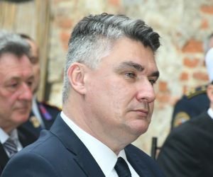 04.06.2020., Sisak - U povodu Dana Grada Siska Predsjednik Republike Hrvatske Zoran Milanovic  sudjelovao je na svecanoj sjednici
Gradskog vijeca Grada Siska na kojoj su podijeljena priznanja i nagrade zasluznim Siscanima.
Photo: Nikola Cutuk/PIXSELL