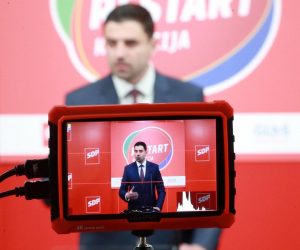 05.06.2020., Zagreb - Sredisnjica SDP-a. Restart koalicija predstavila je Strategiju digitalne transformacije Hrvatske. Strategiju su predstavili predsjednik SDP-a i lider Restart koalicije Davor Bernardic, predsjednik SDP-a Zagrebacke zupanije Mihael Zmajlovic i jedan od autora SDP-ove strategije digitalne transformacije Marko Rakar. Photo: Sanjin Strukic/PIXSELL
