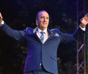 05.08.2019., Knin - Tri musketira, Mladen Grdovic, Jasmin Stavros i Zlatko Pejakovic odrzali koncert na Trgu Oluje u Kninu povodom Dana pobjede i 24.obljetnice akcije Oluja. 
Photo: Hrvoje Jelavic/PIXSELL