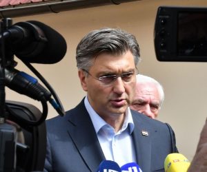 06.06.2020., Pozega - Premijer Andrej Plenkovic s ministrima u Pozesko - slavonskoj zupaniji, gdje sudjeluje na sjednici zupanijskih odbora HDZ-a. Andrej Plenkovic, Zeljko Glavic. Photo: Ivica Galovic/PIXSELL
