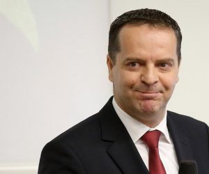 06.10.2016., Zagreb, Hrvatska matica iseljenika - Potpisivanje Ugovora o dodjeli sredstava za financiranje kulturnih, obrazovnih, znanstvenih, zdravstvenih i ostalih programa i projekata od interesa za hrvatski narod u Bosni i Hercegovini iz sredstava Drzavnog proracuna Republike Hrvatske za 2016. godinu.
Stipe Mamic, pomocnik ministra znanosti, obrazovanja i sporta te predstavnik Ministarstva vanjskih i europskih poslova.  
Photo: Igor Kralj/PIXSELL