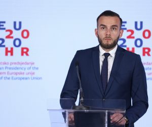 09.06.2020., Zagreb - U Nacionalnoj i sveucilisnoj knjiznici ministrica Vesna Bedekovic i ministar Josip Aladrovic odrzali videokonferenciju "VTC EPSCO" s ministrima drzava clanica Europske unije prije koje su se obratili medijima. Photo: Davor Puklavec/PIXSELL/EU2020HR