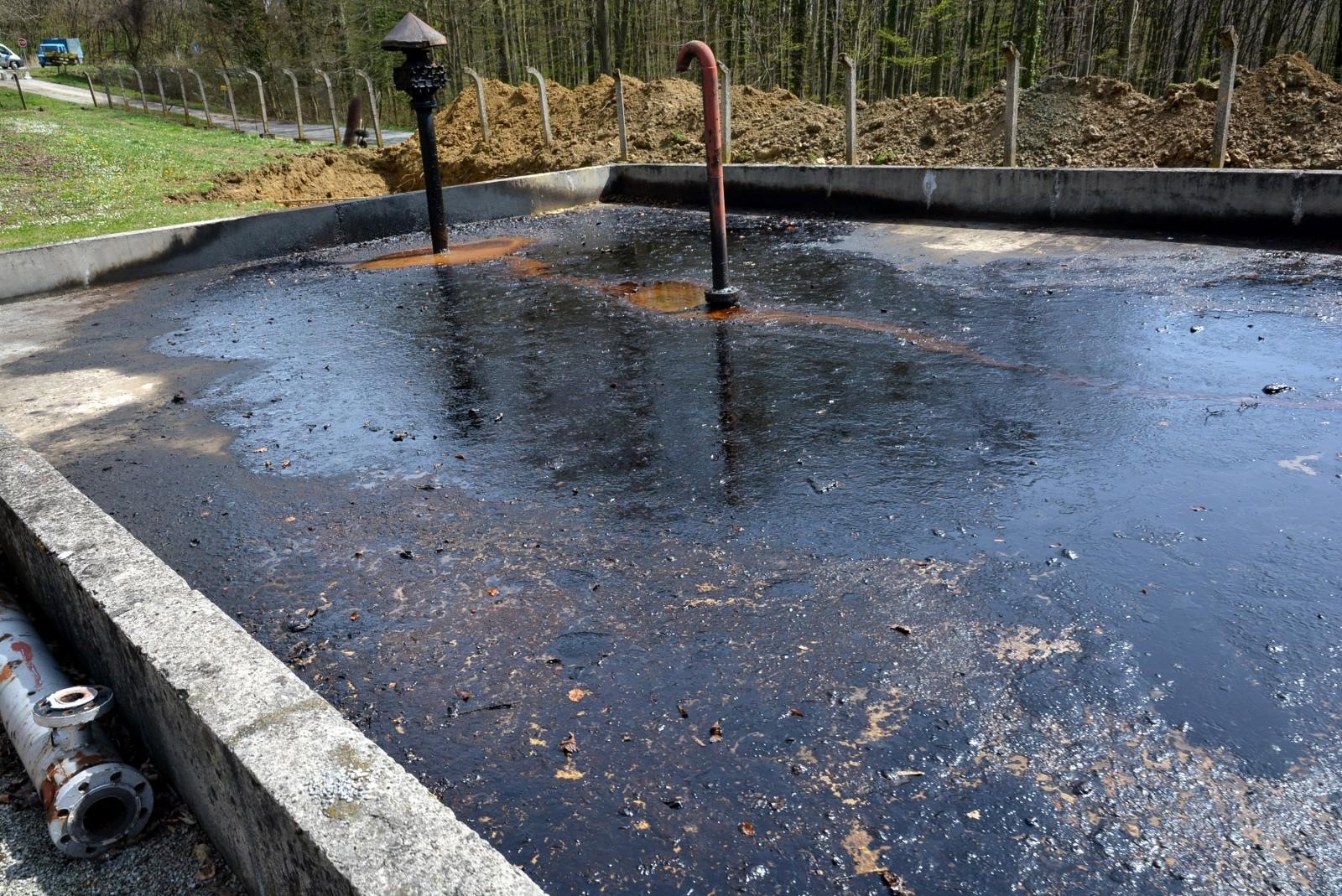 10.04.2015., Bjelovar, Sandrovac - Istrazivanje i proizvodnja nafte, naftno postrojenje Ina, postaja Bilogora smjestena u Sandrovcu. 
Photo: Damir Spehar/PIXSELL