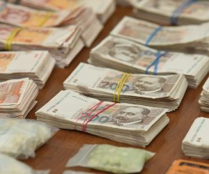 10.07.2015., Sibenik - U prostorijama Policijske uprave Sibensko-kninske predstavljeni rezultati velike zapljene raznih droga i vece kolicine novca. Droga je zapljenjena na The Garden Festivalu, a vrijednost je nesto manje od milijun kuna. 
Photo: Hrvoje Jelavic/PIXSELL