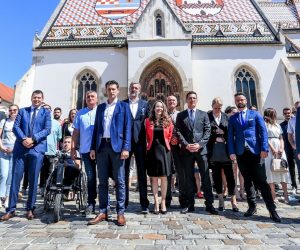 13.06.2020., Zagreb -  Na Markovom trgu predsjednik Mosta Bozo Petrov predstavio je nositelje kandidacijskih lista Mosta NL za parlamentarne izbore na konferenciji za novinare.
Photo: Slavko Midzor/PIXSELL