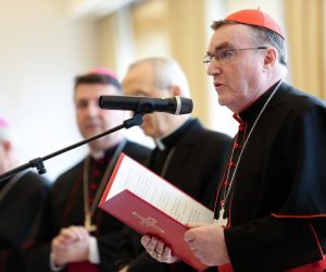 14.02.2020., Zagreb - Predsjednica Republike urucila je posmrtno dodijeljeno odlikovanje Velered predsjednika Republike Franje Tudjmana s lentom i Danicom nadbiskupu zagrebackom, kardinalu Franji Kuharicu. Odlikovanje je preuzeo kardinal Josip Bozanic, nadbiskup zagrebacki. Svecanosti su bili prisutni premijer Andrej Plenkovic, Predsjednik Sabora Gordan Jandrokovic i ostali visoki uzvanici.
Photo: Emica Elvedji/PIXSELL