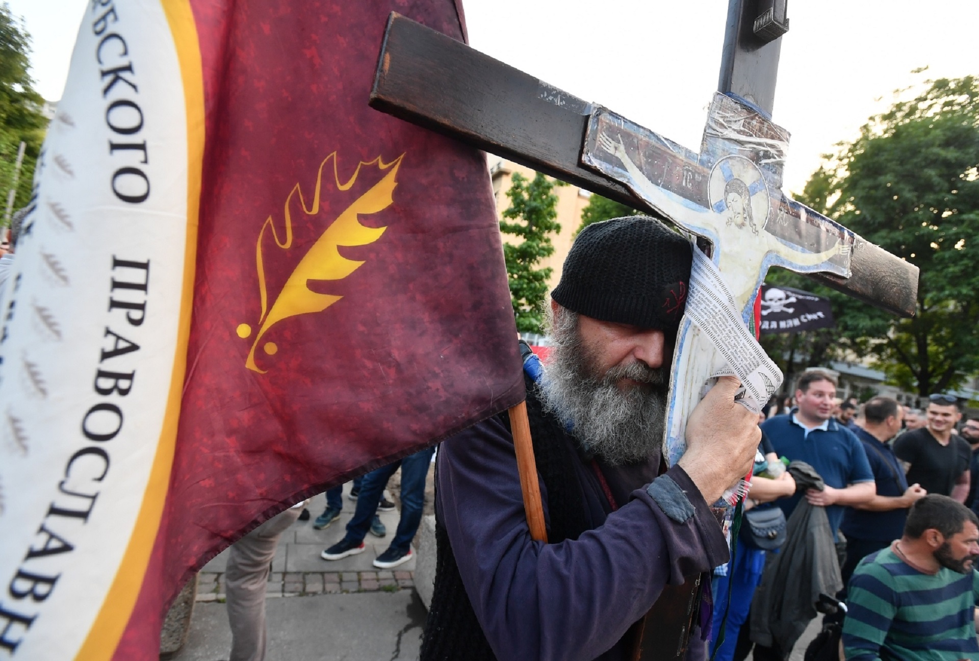 14.05.2020., Beograd, Srbija - Skup podrske episkopu budimljansko-niksickom Joanikiju i svecenstvu Srpske pravoslavne crkve u Crnoj Gori koji su uhiceni u subotu nakon Svetovasilijevske litije u Niksicu koja je krsila zabranu okupljanja. Photo: Srdjan Ilic/PIXSELL