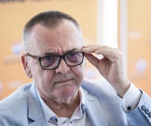 14.06.2020., Osijek - Koordinator HNS-a u IV. izbornoj jedinici i bivši predsjednik HNS-a Ivan Vrdoljak zajedno s gradonacelnikom Osijeka Ivanom Vrkicem predstavio je pojacanja HNS-ovog Slavonskog pokreta. Photo: Davor Javorovic/PIXSELL
