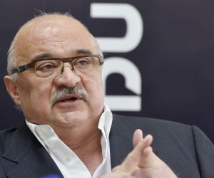 15.01.2015., Zagreb - Celnistvo tvrtke Crodux zajedno s odvjetnickim timom na konferenciji za medije osvrnulo se na akciju Oktan i kvalitetu goriva na Crodux postajama. Ivan Cermak.
Photo: Marko Lukunic/PIXSELL