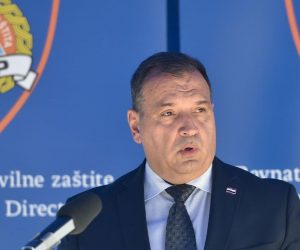 15.05.2020., Zagreb - Nacionalni stozer civilne zastite odrzao je konferenciju za medije o najnovijim detaljima sirenja koronavirusa u Hrvatskoj. Ministar zdravstva Vili Beros. Photo: Davorin Visnjic/POOL/PIXSELL