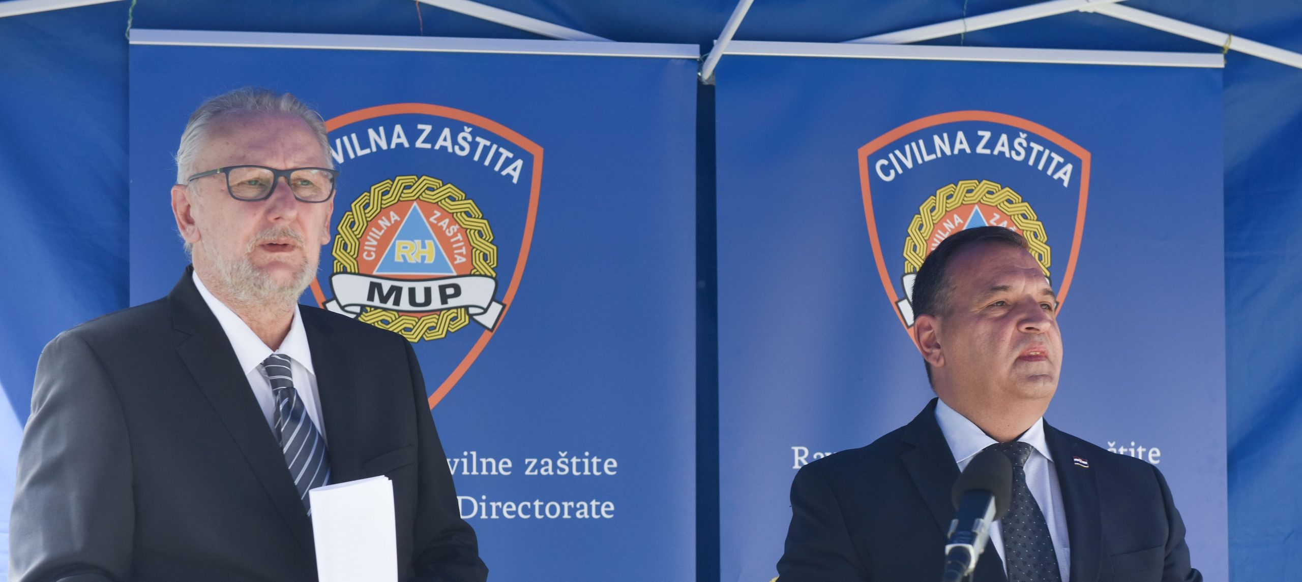 15.05.2020., Zagreb - Nacionalni stozer civilne zastite odrzao je konferenciju za medije o najnovijim detaljima sirenja koronavirusa u Hrvatskoj. Ministar unutarnjih poslova Davor Bozinovic, ministar zdravstva Vili Beros. Photo: Davorin Visnjic/POOL/PIXSELL