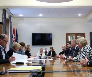 15.06.2020.,Zagreb - Kandidacijske liste Drzavnom izbornom povjerenstvu (DIP) za deset izbornih jedinica predali su Socijaldemokratska partija Hrvatske, Hrvatska seljacka stranka, Hrvatska stranka umirovljenika, SNAGA - Stranka narodnog i gradjanskog aktivizma, Gradjansko-liberalni savez, Istarski demokratski sabor, Primorsko goranski savez. 
Photo: Damir Sencar/HINA/POOL/PIXSELL