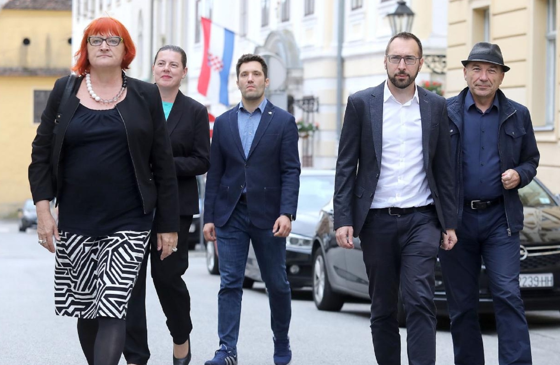 16.06.2020., Zagreb - Ispred Stare gradske vijecnice odrzana je konferencija za medije koalicije Mozemo!, Nova ljevica, Radnicka fronta, ORaH, Zagreb je nas! i Za grad povodom podrske koju koaliciji na parlamentarnim izborima pruza Nezavisna lista Zagreb. Rada Boric, Tomislav Tomasevic, Marijana Sumpor Photo: Patrik Macek/PIXSELL