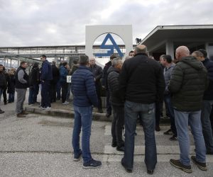 16.12.2019.,Mostar - Prosvjed radnika Aluminija uoci odluke Nadzornog odbora o ponudi kinesko-izraelskog konzorcija
Photo: Denis Kapetanovic/PIXSELL