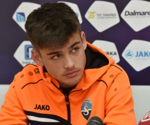 17.05.2019., Sibenik - Uoci utakmice sezone u prostorijama HNK Sibenik odrzana tiskovna konferencija na kojoj su se medijima obratili Marko Bulat i Borimir Perkovic.
Photo: Hrvoje Jelavic/PIXSELL