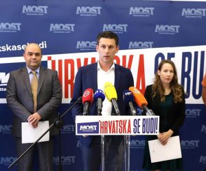 17.06.2020., Zagreb - Na konferenciji za medije program Mosta za predstojece parlamentarne izbore predstavili su predsjednik stranke Bozo Petrov, politicki tajnik Nikola Grmoja, te nositelji izbornih lista Marija Selak, Marin Miletic i kandidat Mislav Kraljevic.
Photo: Patrik Macek/PIXSELL