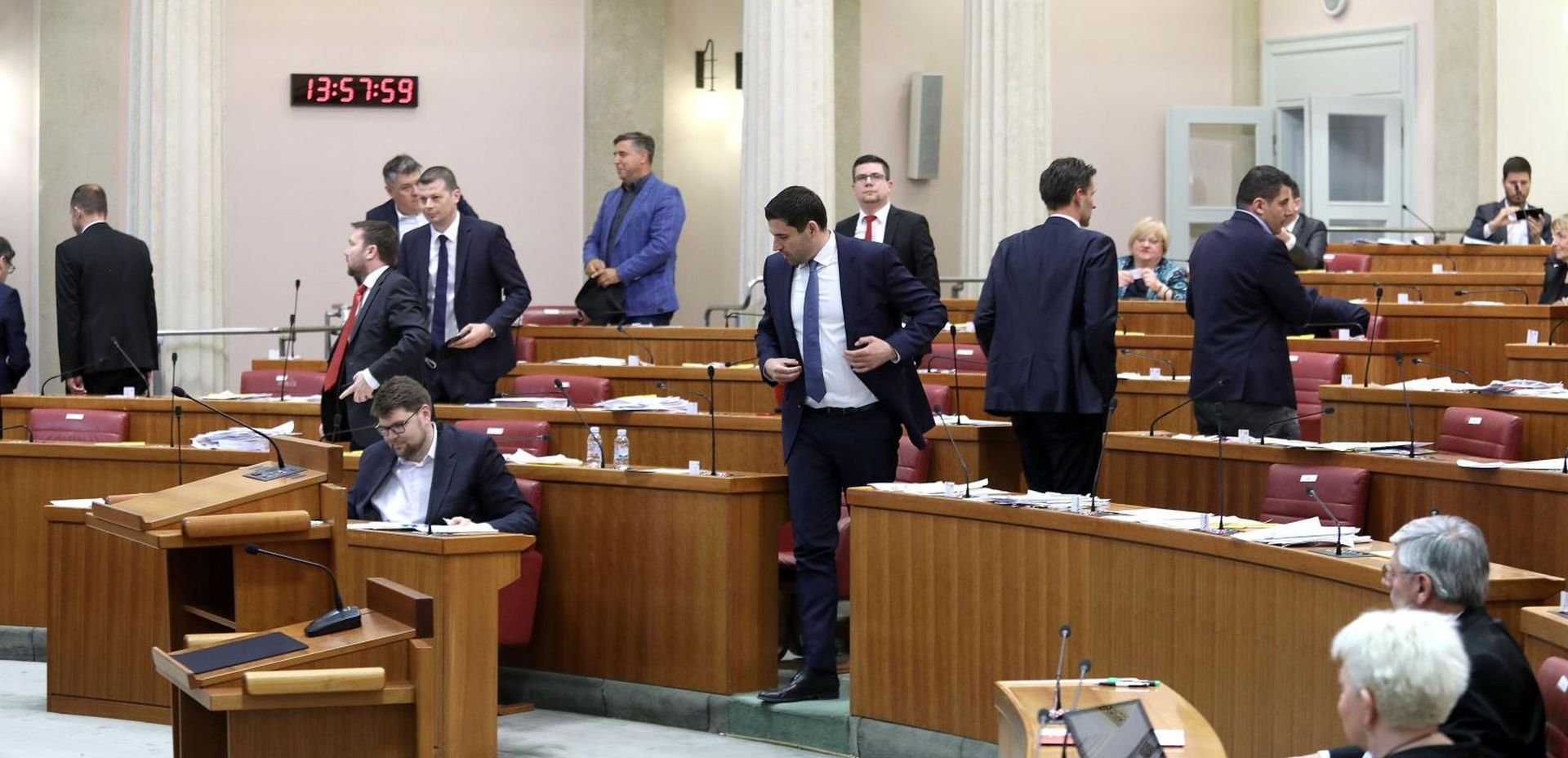 18.05.2020., Zagreb - Zastupnici su vecinom glasova donijeli odluku o raspustanju i time je zavrsen rad 9. saziva Hrvatskog sabora. Pedja Grbin, Davor Bernardic. 
Photo: Patrik Macek/PIXSELL