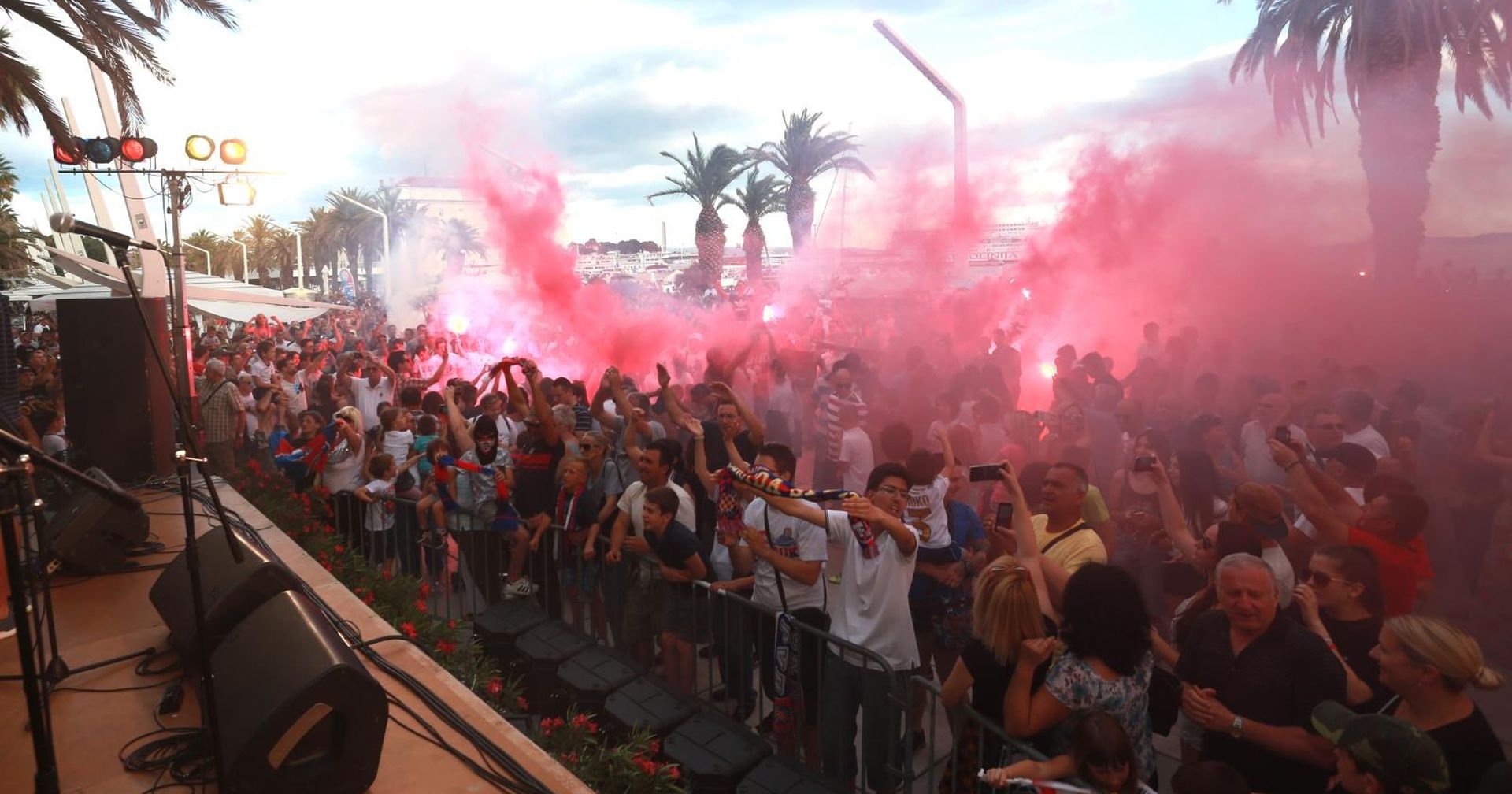 18.06.2017., Split - Udruga Nas Hajduk na Rivi organizirala program povodom nastavka projekta otkupa dionica "Za sva vrimena". 
Photo: Miranda Cikotic/PIXSELL