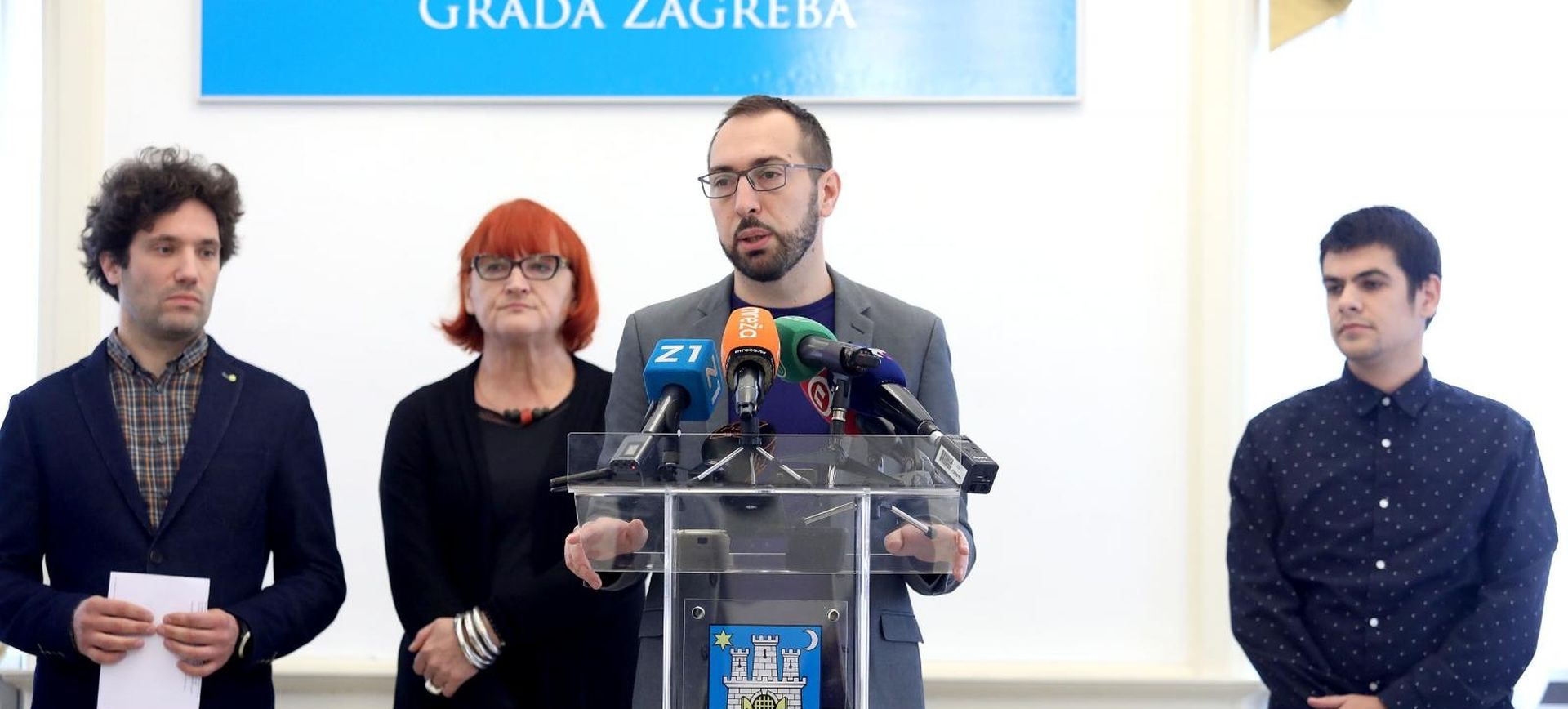 19.11.2019., Zagreb - U Gradskoj vijecnici odrzana je konferencija za medije Lijevog bloka. 


Tomislav Tomasevic, Rada Boric, Svibor Jancic, Zlatko Nikolic
Photo: Patrik Macek/PIXSELL