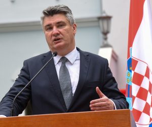 22.06.2020., Cetinje, Crna Gora - Zajednicka konferencija za medije predsjednika Crne Gore Mile Djukanovica i predsjednika Hrvatske Zorana Milanovica koji ce boraviti u dvodnevnom sluzbenom pojetu u Crnoj Gori. Photo: Savo Prelevic/PIXSELL