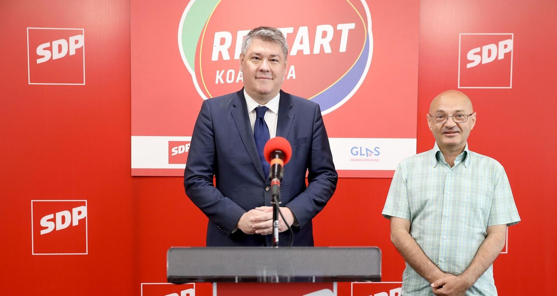 23.06.2020., Zagreb - Na konferenciji za medije Restart koalicije odzanoj u sjedistu SDP-a o temi "Kako gradjanima vratiti opljackani novac iz banaka" govorili su predsjednik Snage Goran Aleksic i bivsi ministar financija Boris Lalovac. 
Photo: Patrik Macek/PIXSELL