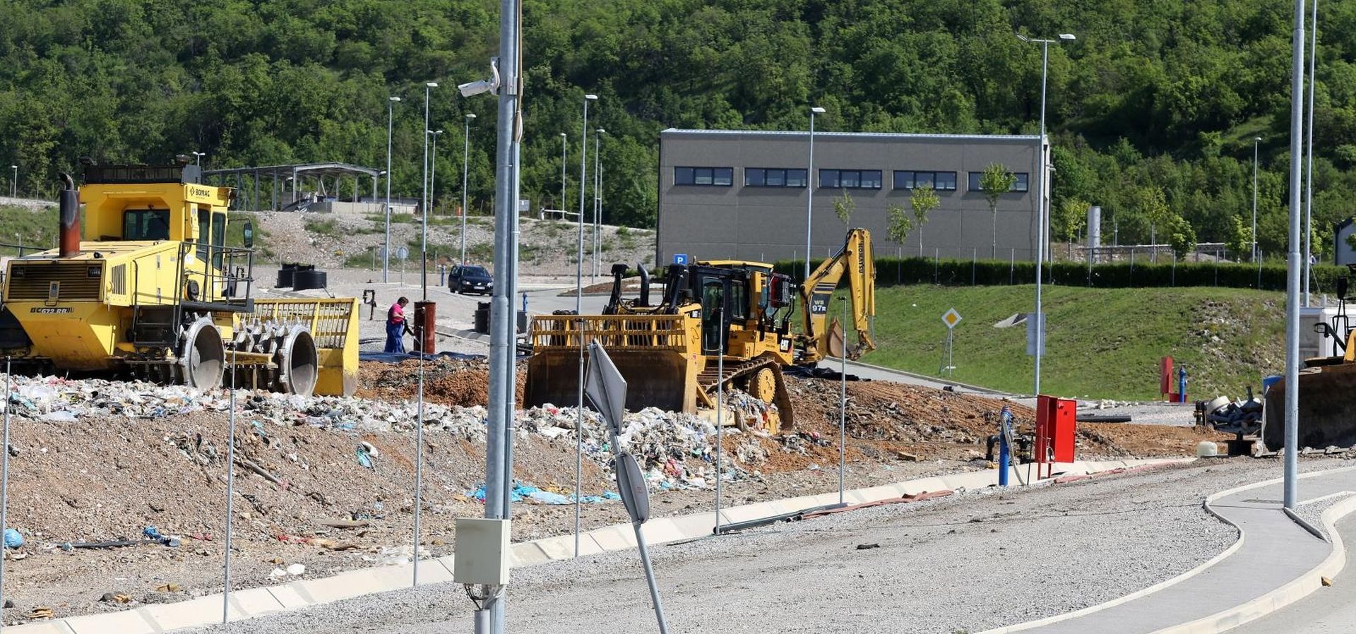 24.05.2019., Rijeka - Konferencija za medije clanova udruge Krizni eko stozer Mariscina na ulazu u Zupanijski centar za gospodarenje otpadom Mariscina.  Photo: Goran Kovacic/PIXSELL