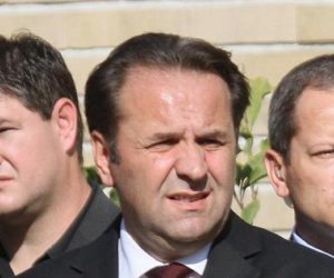 26.10.2013., Beograd, Republika Srbija - Danas u podne lijes Jovanke Broz polozen je u grobno mjesto s lijeve strane grobnice u Kuci cvijeca u kojoj pociva Josip Broz Tito. Polozili su ga uz pjesmu "Bella ciao" sto je bila njezina posljednja zelja. Titovu udovicu, koja je umrla u 89. godini, ispratilo je 10.000 ljudi. Rasim Ljajic, Ivica Dacic i Dragica Nikolic, supruga Tomislava Nikolica.
Photo: Marko Mrkonjic/PIXSELL