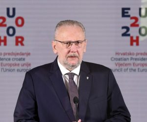28.04.2020., Zagreb - U Nacionalnoj i sveucilisnoj knjiznici ministar unutarnjih poslova Davor Bozinovic odrzao je videokonferenciju s ministrima drzava clanica Europske unije. Photo: Josip Regovic/PIXSELL/EU2020HR