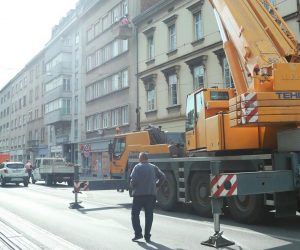 28.05.2020., Zagreb - Zbog potrebe izvodjenja radova sanacije od potresa zatvoren je promet u Vlaskoj ulici izmedju A. Bauera do Domjaniceve ulice. Photo: Sanjin Strukic/PIXSELL