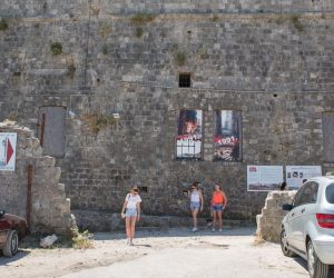 28.07.2015., Tvrdjava Imperial na Srdju, Dubrovnik - Muzej Domovinskog rata zbog kojeg se raspravljalo na izvanrednoj sjednici s jednom tockom. 
Rijec je o prijedlogu HDZ-a kojim bi Gradsko vijece zakljuckom nadopunilo postojeci Ugovor o koncesiji za tvrdjavu Imperial. Vijece je jednoglasno prihvatilo zakljucak u kojem je utvrdjeno da je prostor od 311 metara kvadratnih u tvrdjavi Imperial, namijenjen Muzeju Domovinskog rata izdvojen iz koncesije Razvoj Golfa. Zakljucak je dopunjen zahtjevom da Razvoj Golf povuce zahtjev za izdavanje lokacijske dozvole dok se Gradsko vijece ne izjasni o projektu. 
Photo: Grgo Jelavic/PIXSELL